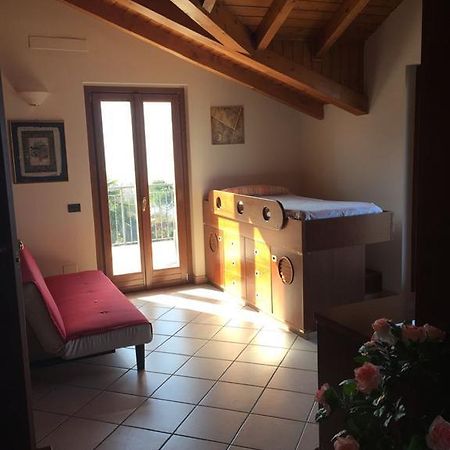 Ferienwohnung Apartment Laveno-Mombello Exteriör bild