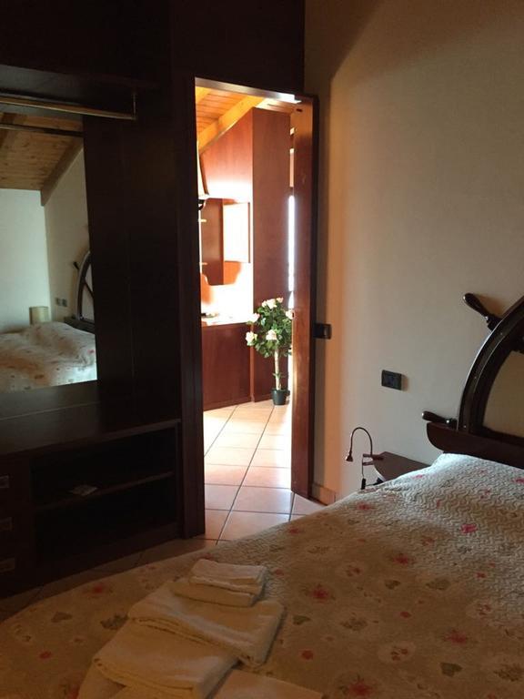 Ferienwohnung Apartment Laveno-Mombello Exteriör bild