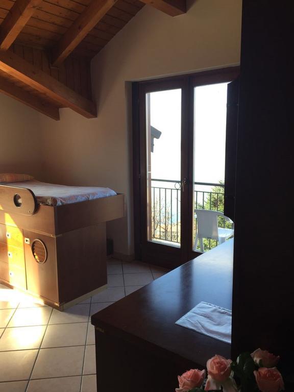 Ferienwohnung Apartment Laveno-Mombello Exteriör bild