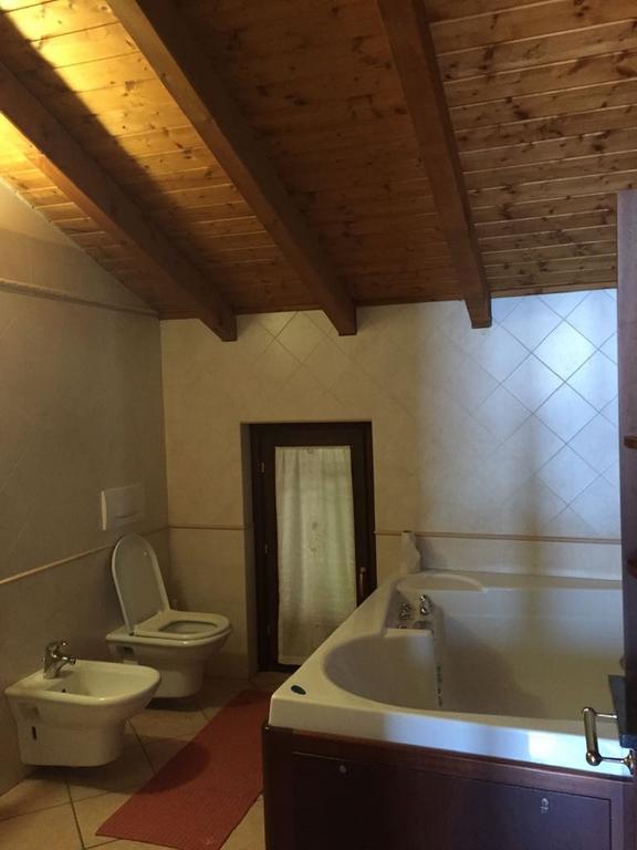 Ferienwohnung Apartment Laveno-Mombello Exteriör bild